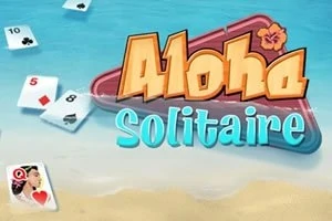 Texten Aloha Solitaire med spelkort mot en strandbakgrund