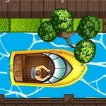 Gul motorbåt med förare på en smal blå kanal omgiven av träd och grönt gräs