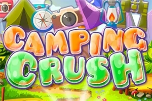 Färgglada bokstäver med texten Camping Crush ovanför en bakgrund av campingutrustning och natur