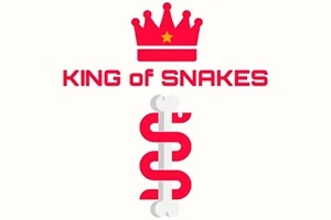 Röd krona ovanför texten KING OF SNAKES med en stiliserad orm under