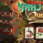 Texten Mahjong Quest med asiatiskt tempel och tre mahjongbrickor dekorerade med en påfågel och blommor i förgrunden