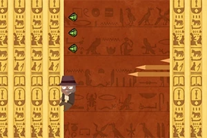 En tecknad man med hatt klättrar på en vägg dekorerad med egyptiska hieroglyfer, bredvid gröna ädelstenar och spjutspetsar