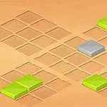 Isometrisk spelbräda med fyrkantiga rutor, gröna block och en grå bricka i mitten